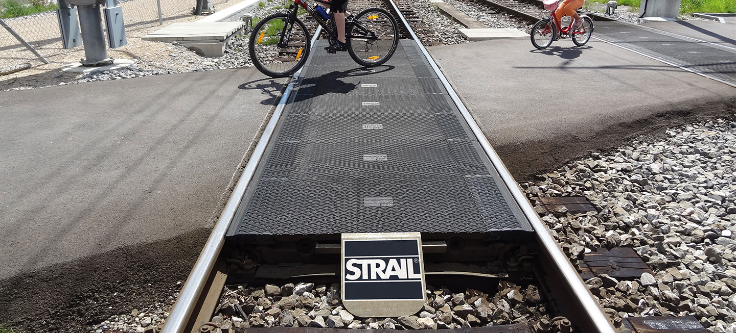 the safe level crossing – veloSTRAIL